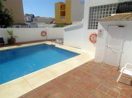 Penthouse til salg i Los Boliches Fuengirola på Costa del Sol swimming pool